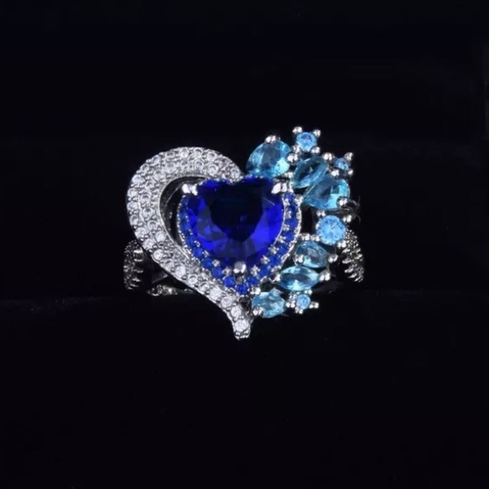 Blue Heart statement ring - Picture 2 of 6